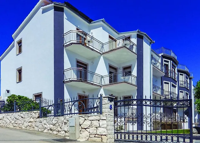 One-bedroom In Okrug Gornji Διαμέρισμα *