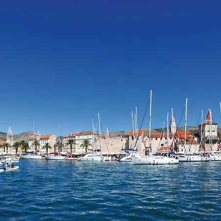 Lovely In Okrug Gornji With Kitchen Apartament Trogir