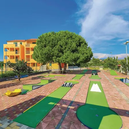 One-bedroom In Okrug Gornji شقة *